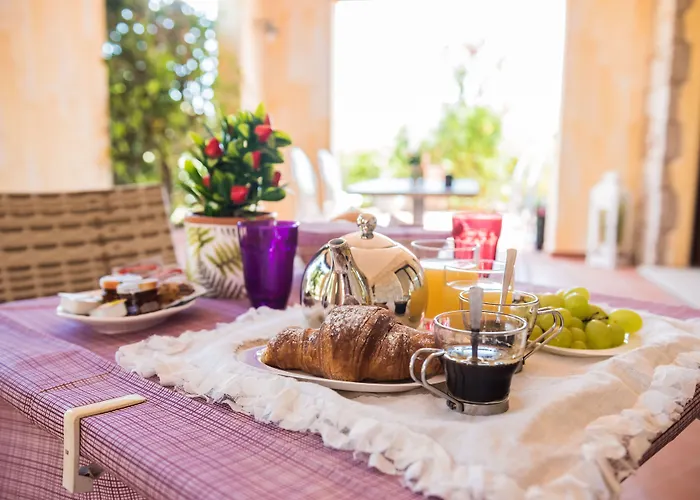 Relais Del Borgo- Domo Konukevi Porto San Paolo (Sardinia)
