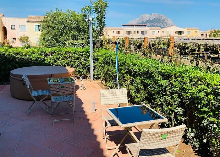 Konukevi Relais Del Borgo- Domo Porto San Paolo (Sardinia)