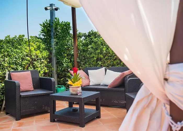 بيت ضيافة Relais Del Borgo- Domo 4*